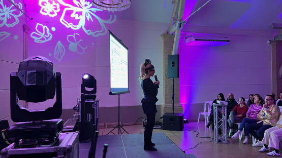 L'AGENCE ABEE ÉTINCELLE AROMAZONE POUR SA SOIRÉE DE FIN D'ANNÉE