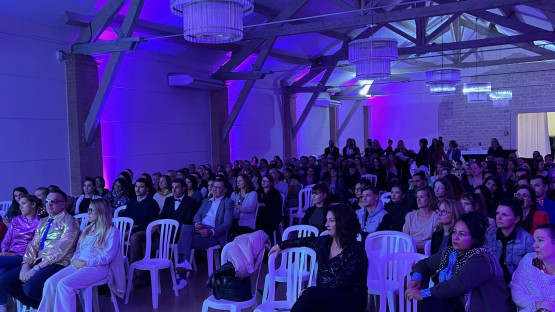 L'AGENCE ABEE ÉTINCELLE AROMAZONE POUR SA SOIRÉE DE FIN D'ANNÉE