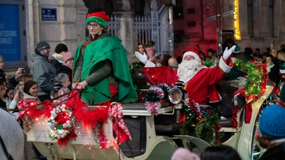AVIGNON - LA GRANDE PARADE DU 6 DÉCEMBRE