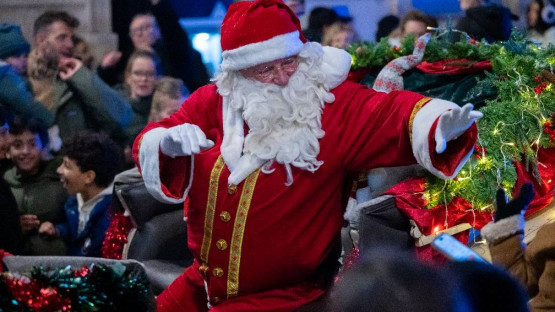 AVIGNON - LA GRANDE PARADE DU 6 DÉCEMBRE